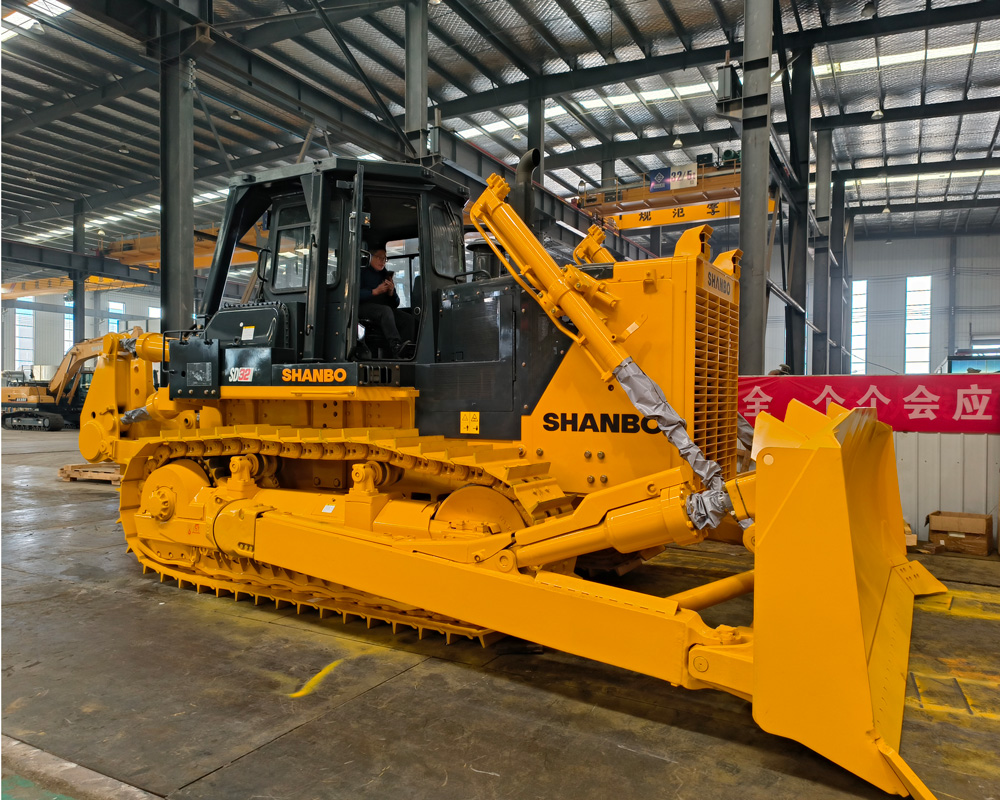 SHANBO SD32 dentro da oficina de montagem SHANBO em Shandong — linha de produção de equipamentos pesados